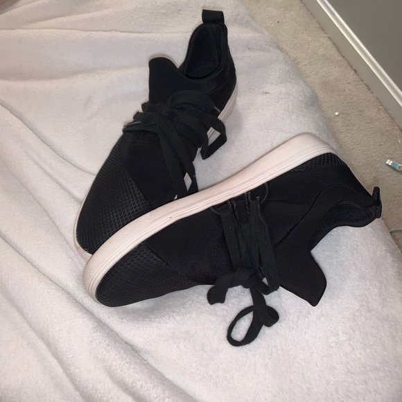 Steve Madden Black Sneakers - Picture 3 of 4